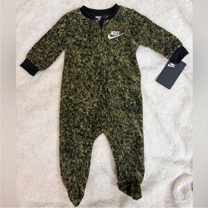 NWT•Nike Camouflage Fleece Bodysuit | 6M